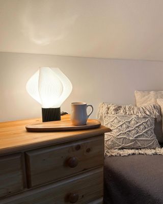 ✨ Glow – když se světlo potká s designem ✨ Představujeme naši jedinečnou lampičku Glow – harmonii jemných linií a moderní...